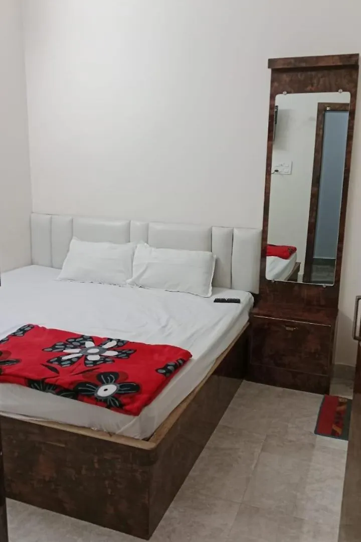 Shri Vishnu Home Stay Βαρανάσι 0*,