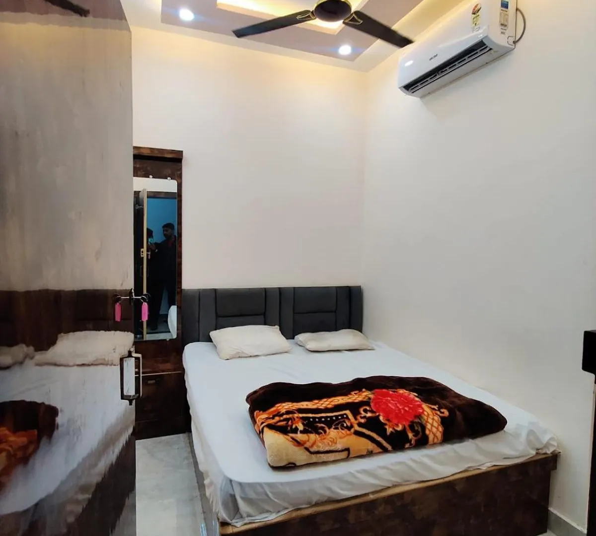 Shri Vishnu Home Stay Βαρανάσι